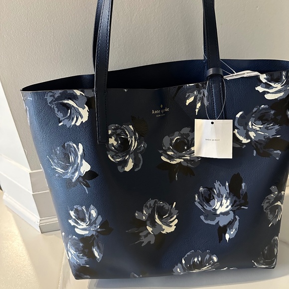 Kate Spade reversible tote - new - Picture 11 of 15